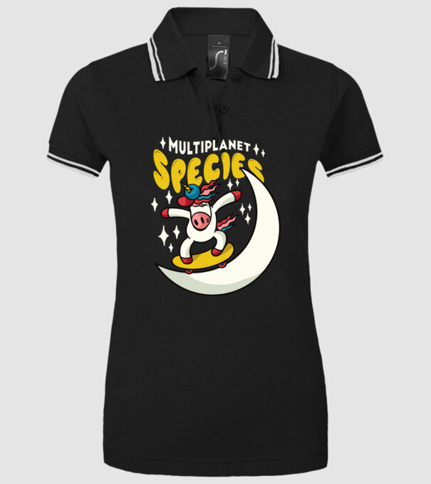 Skateboarding unicorn model negru pe tricou