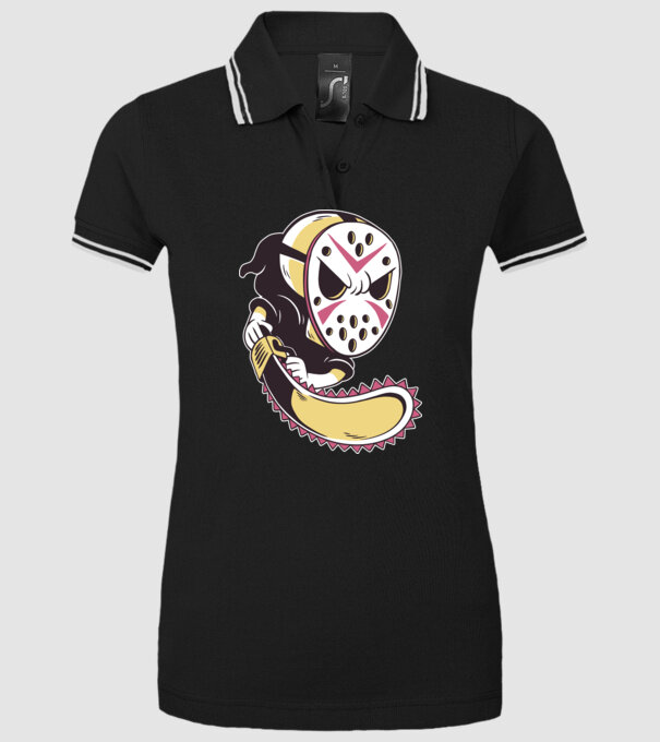model negru pe tricou
