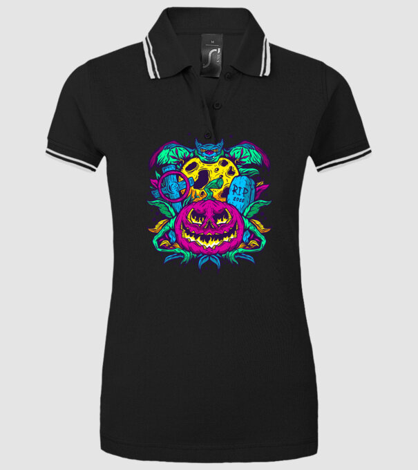 model negru pe tricou
