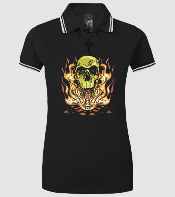 Craniu în flăcări model negru pe tricou