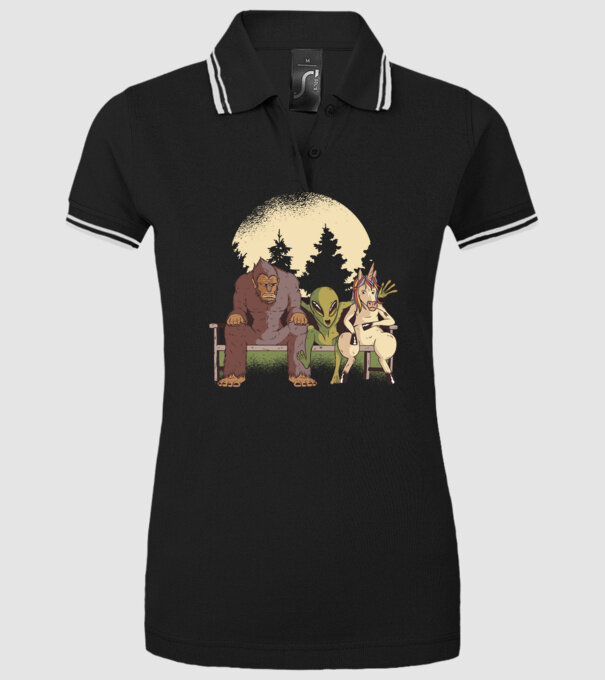 Creaturi mitice model negru pe tricou