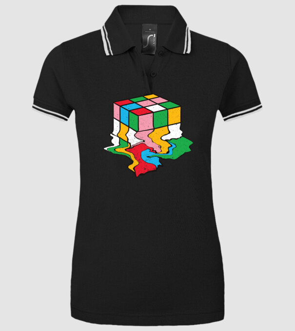 Cub Rubik topindu-se model negru pe tricou