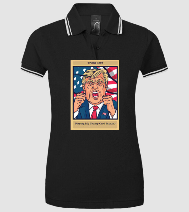 model negru pe tricou