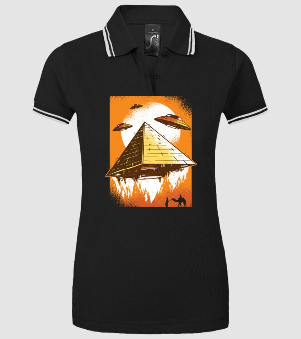 OZN Piramidă Alien model negru pe tricou