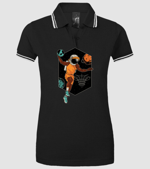 Astronaut Baschetbalist model negru pe tricou