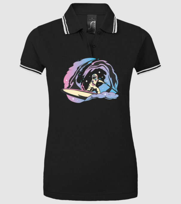 Surf Astronaut model negru pe tricou