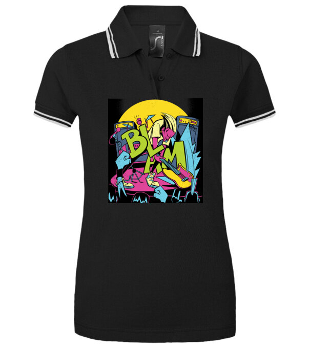  model  pe tricou