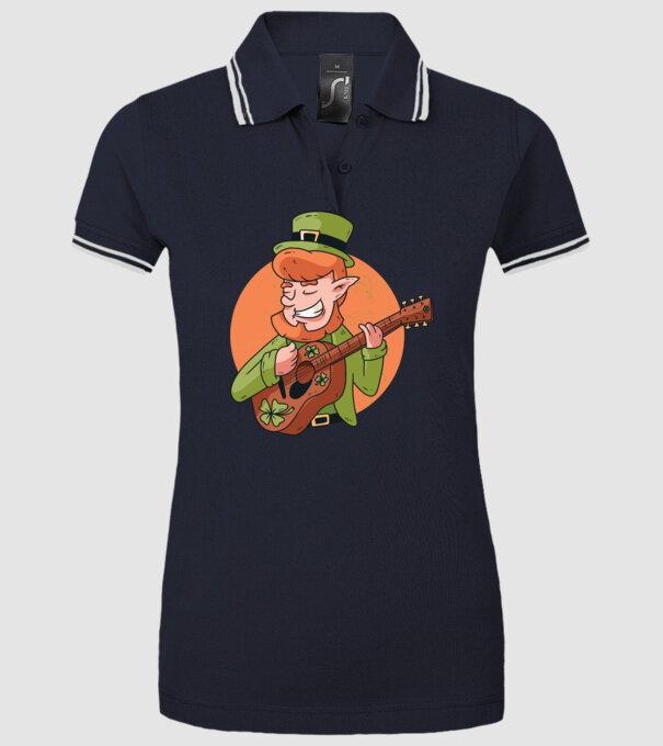 Chitarist Leprechaun irlandez St Patrick model albastru închis pe tricou