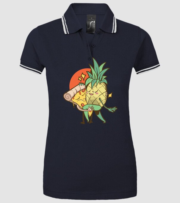 Pizza Ananas Dans model albastru închis pe tricou