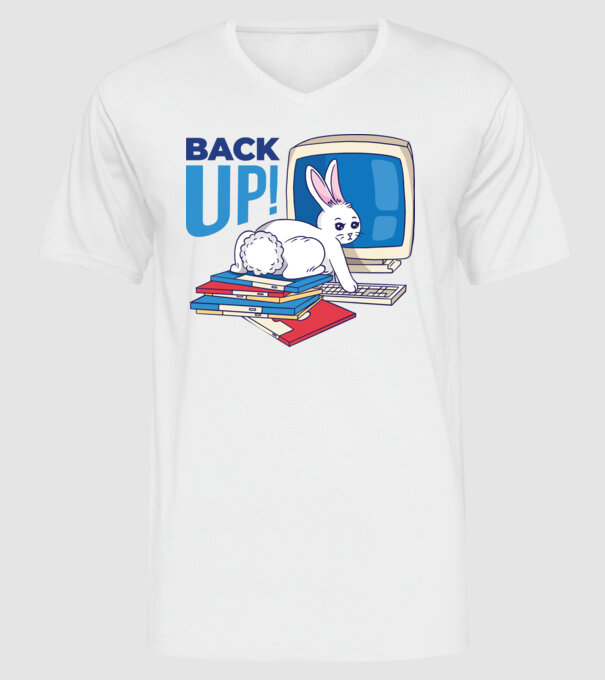 Back up bunny model alb pe tricou