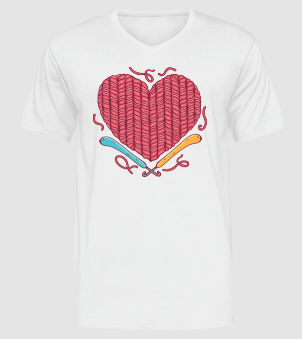 Croșetat inimă model alb pe tricou