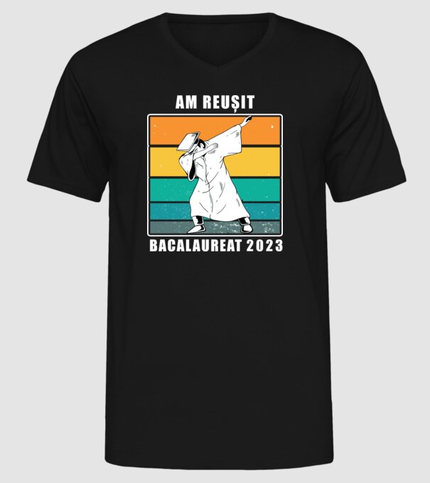 Am reușit 2023 model negru pe tricou