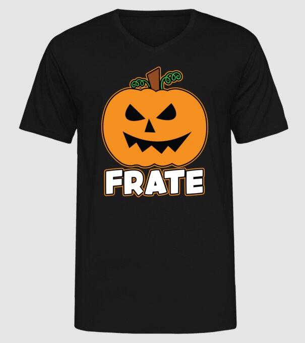 frate model negru pe tricou