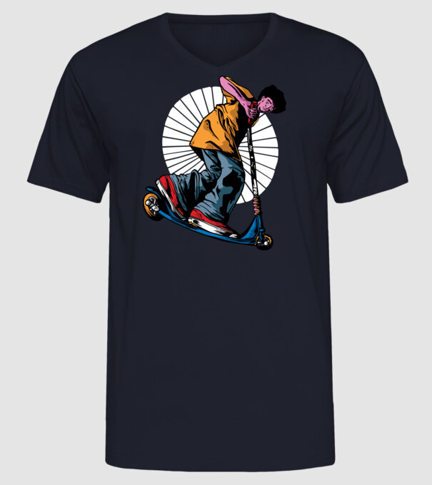 Copil cu trotinetă model albastru închis pe tricou