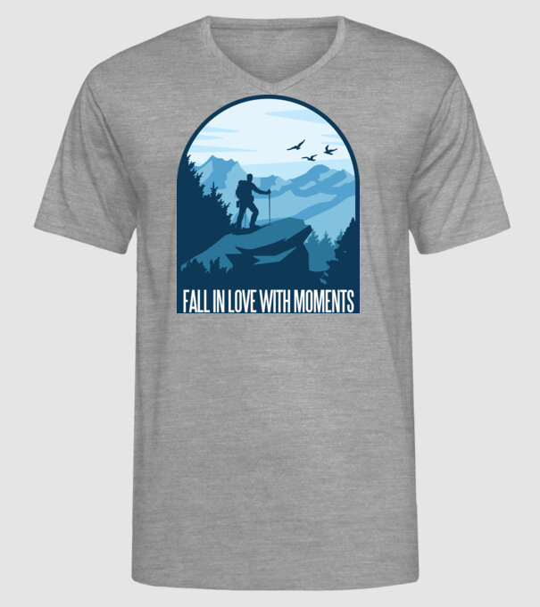 Fall in love with moments model gri pe tricou