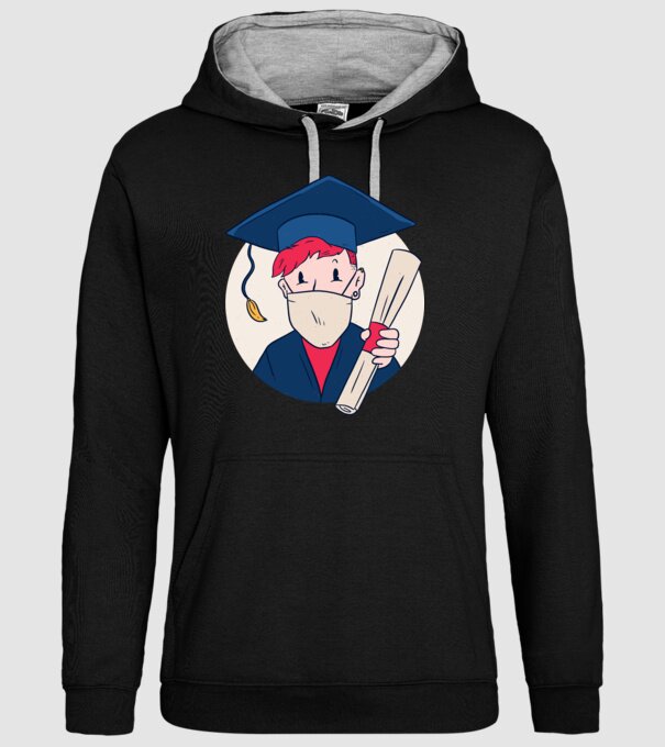 model negru pe tricou