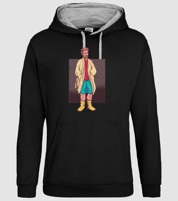 Bărbat în halat model negru pe tricou