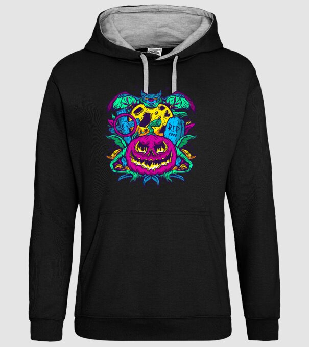 model negru pe tricou