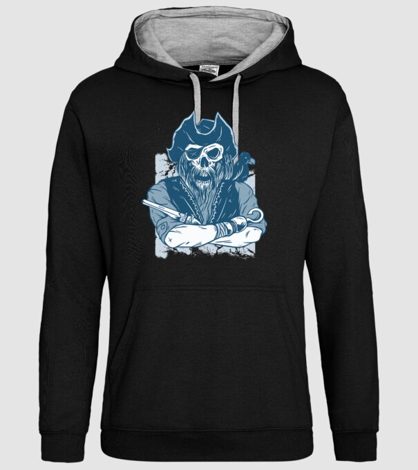 Pirat model negru pe tricou