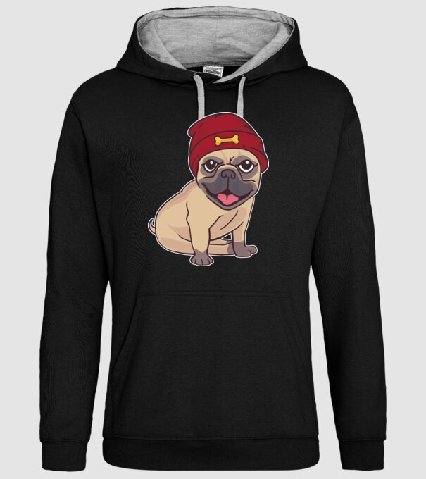 Mops cu șapcă model negru pe tricou