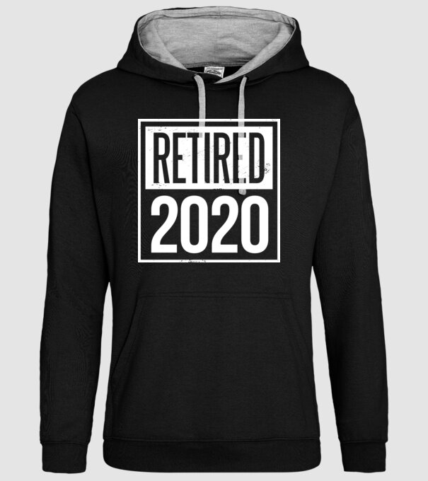 model negru pe tricou
