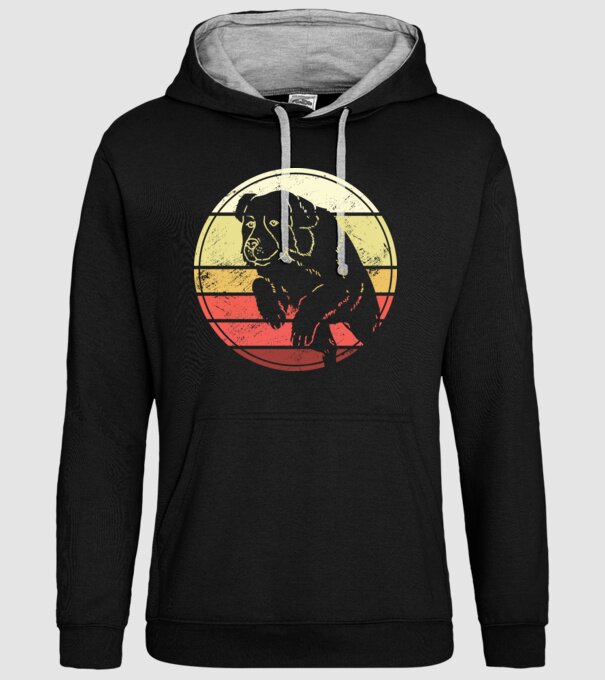 Câine Retro Landseer model negru pe tricou
