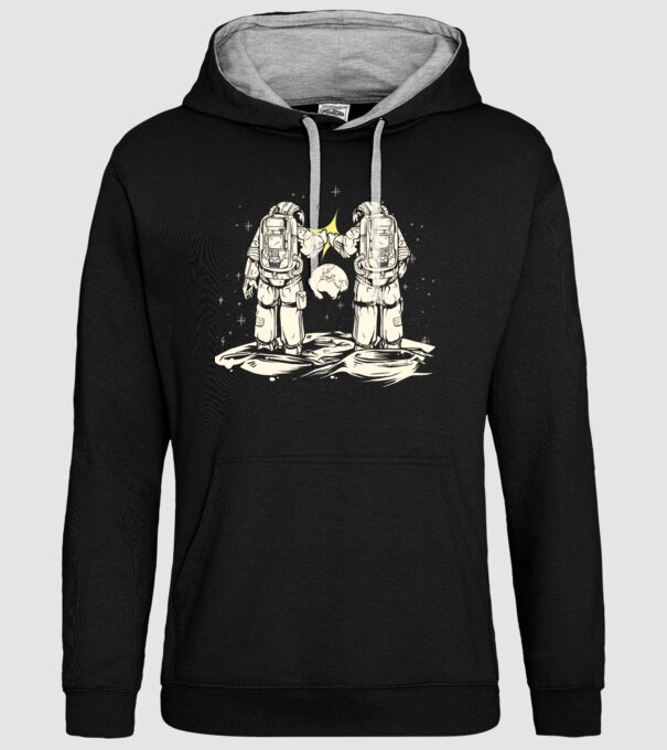 Prieteni Astronaut model negru pe tricou