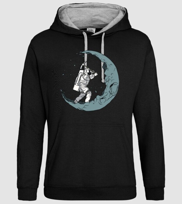 Astronaut pe Lună model negru pe tricou