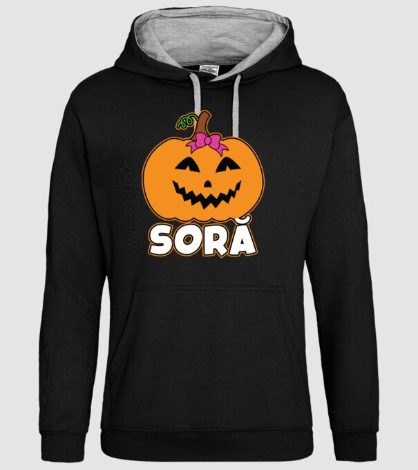 soră model negru pe tricou