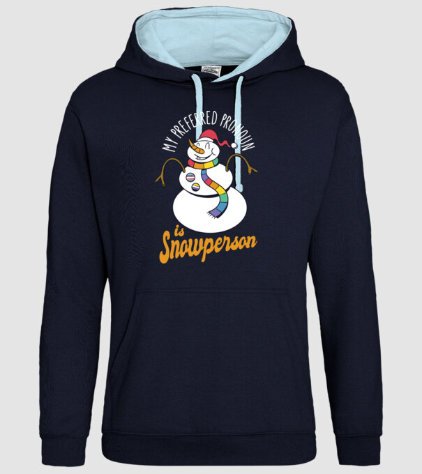 Om de zăpadă model albastru închis pe tricou