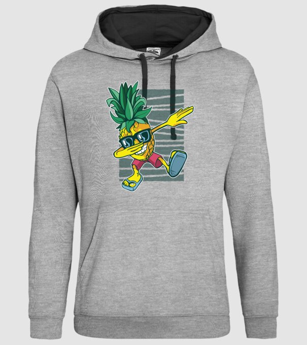Ananas DAB dans model gri pe tricou