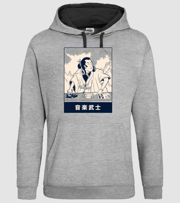 DJ Samurai model gri pe tricou