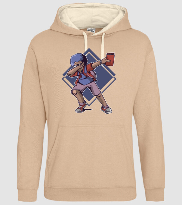 Student afro model nisipiu pe tricou