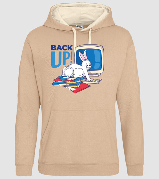 Back up bunny model nisipiu pe tricou