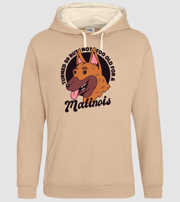 Câine ciobănesc belgian model nisipiu pe tricou