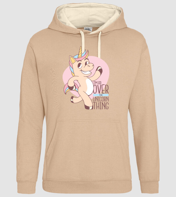 Am trecut de mult peste perioada de Unicorn model nisipiu pe tricou