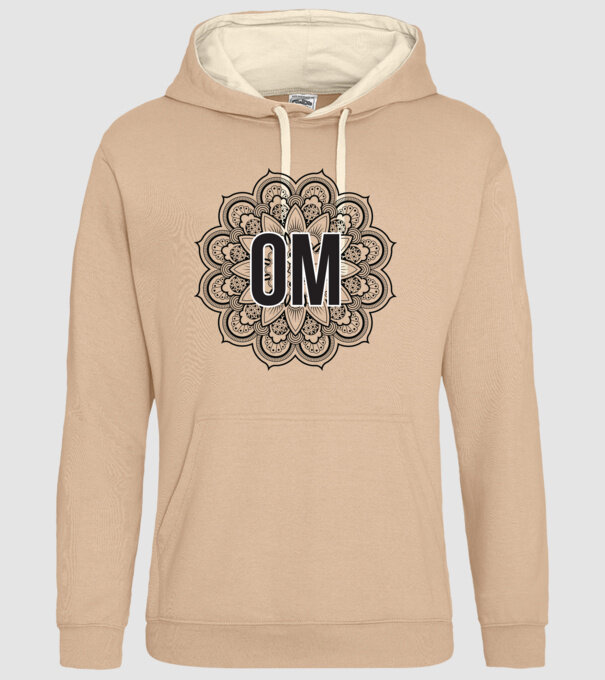 OM Mandala model nisipiu pe tricou