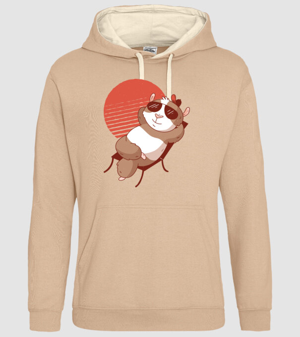 Porcușor de Guineea Relax model nisipiu pe tricou