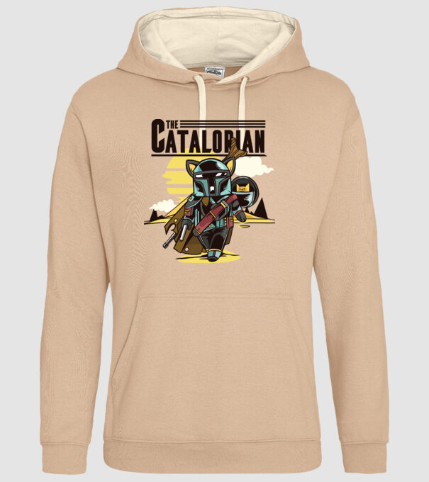 The Catalorian model nisipiu pe tricou