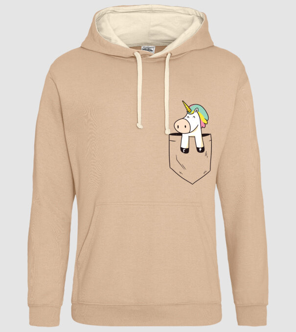 Unicorn Buzunar model nisipiu pe tricou