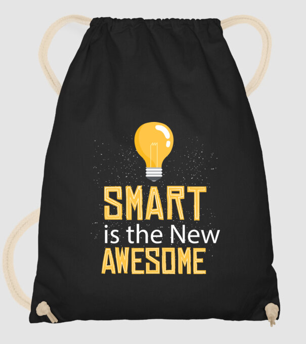 Smart este noul cool model negru pe tricou