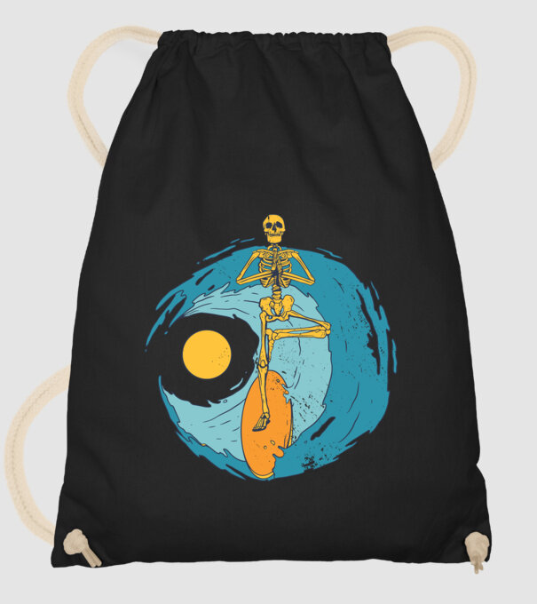 Schelet Surfer model negru pe tricou