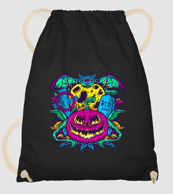 model negru pe tricou