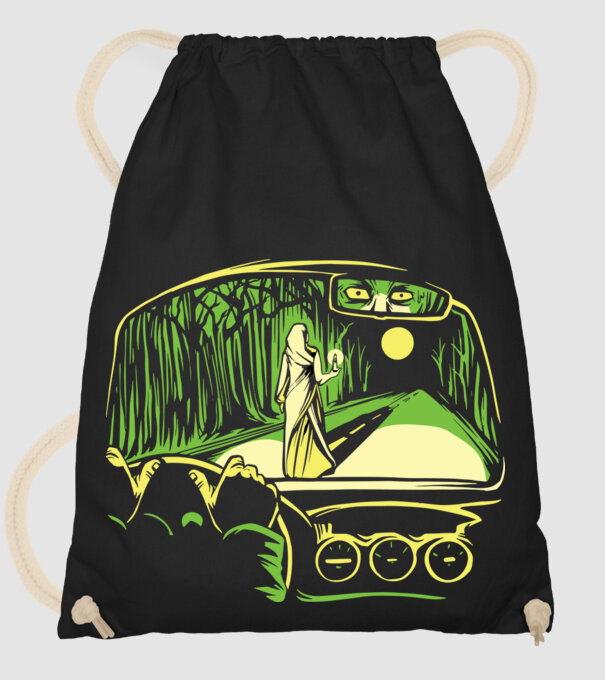 Femeie sperietoare pe drum model negru pe tricou
