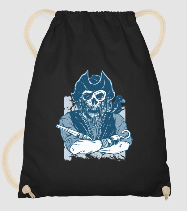 Pirat model negru pe tricou