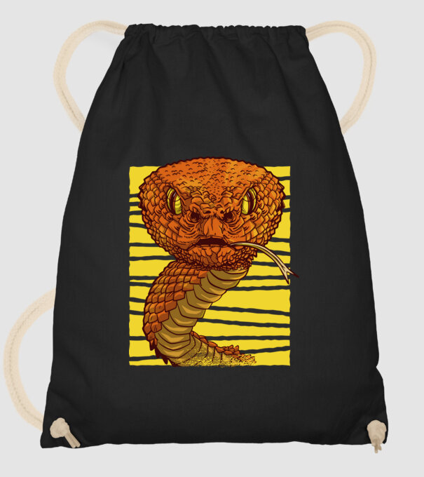 Cap de șarpe model negru pe tricou