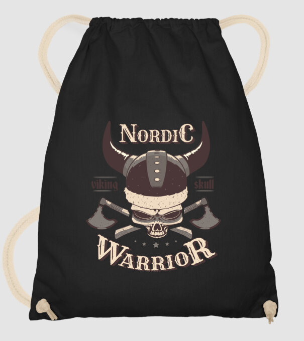 Nordic Warrior model negru pe tricou