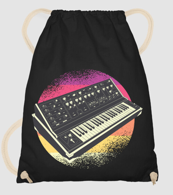 Sintetizator retro model negru pe tricou