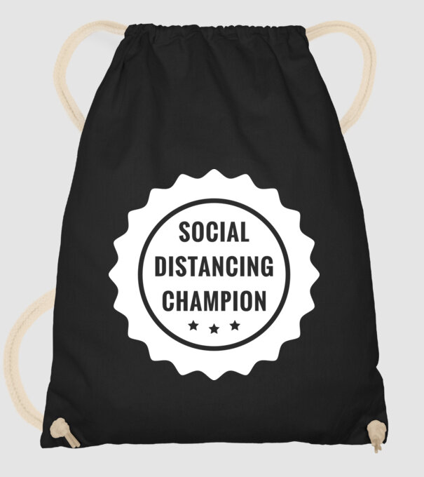 Social distancing champion model negru pe tricou