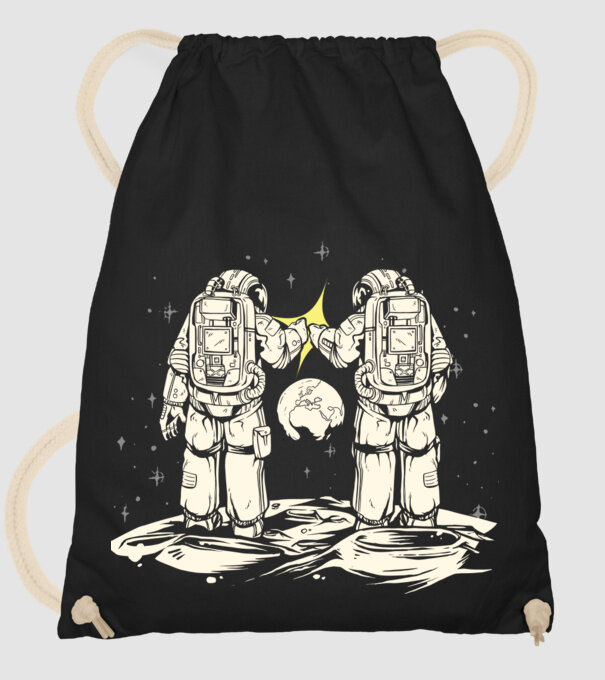Prieteni Astronaut model negru pe tricou